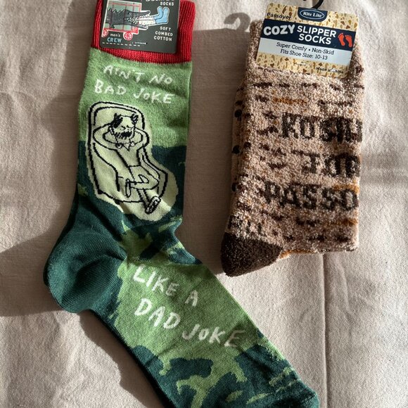 4 pairs of fancy designs socks – New - Picture 3 of 4